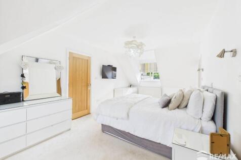 Master Bedroom (Second).jpg