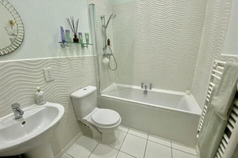 Bramleys Estate Agents - Marmaville Court - Mirfie