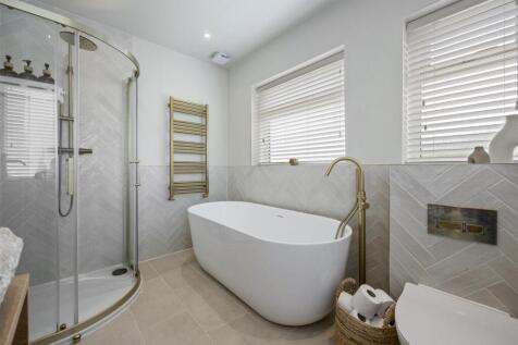 Family Bath/Shower Room