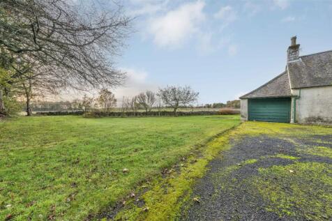 Smiddy Cottage East Glenogil-16.JPG