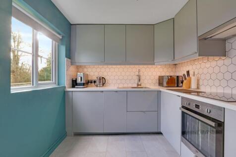 04-cb10JHPropWorld - 3 Wicklow Court - 13-medium.j