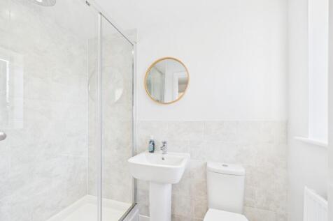 10 Howes Road, Br...