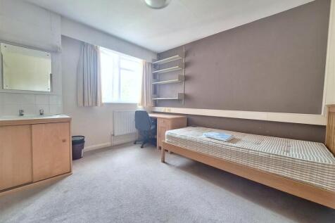 Room 28 Martindale (2).jpg