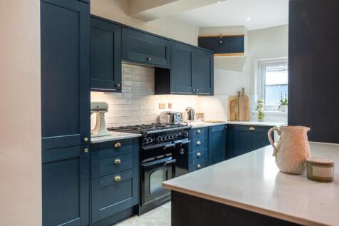 Glasllwch Crescent-18