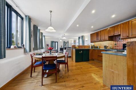 Open Plan Living Accommodation