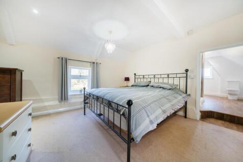 2nd view MASTER BEDROOM.jpg