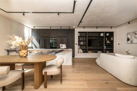Kitchen/Reception