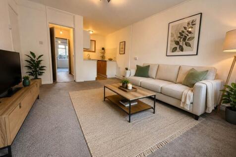 1 Bedroom House in BA11 3DF