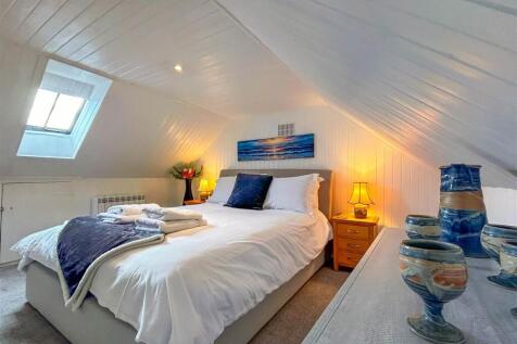 Main Bedroom/Bedroom 2