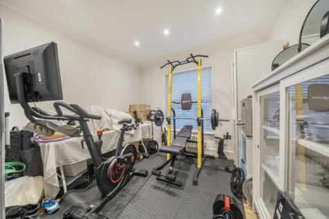 1384445-3-69249db...