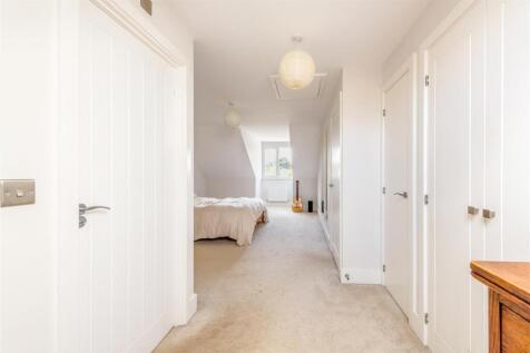 7 Chatfield Close-25.jpg