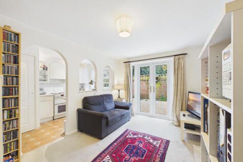 CAM02536G0-PR0050-STILL009