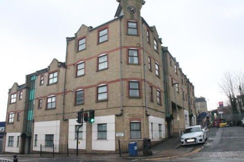 One Bedroom Ground Floor Apartment