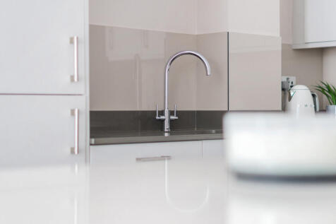 1374897-4-690b585...