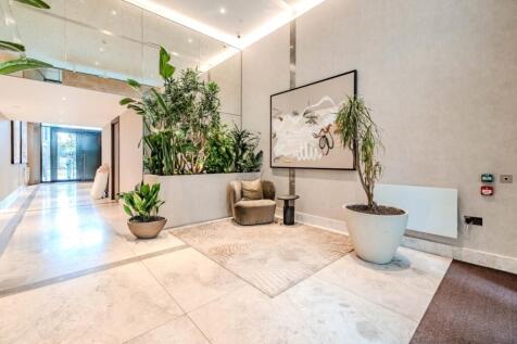 Experience elevated living in the heart of White City with this exceptional one bedroom apartment, where contemporary design meets world class amenities. The bright and spacious reception room is floo