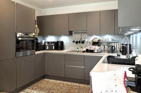 Shipbuilding Way, London, E13 for Sale by Barrain