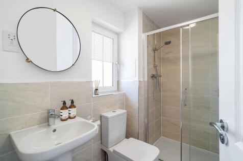 En suite in 3 bedroom Meldrum house type