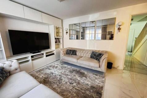 7ce1cd5d-WhatsApp 20Image 202025-08-12 20at 2013.3