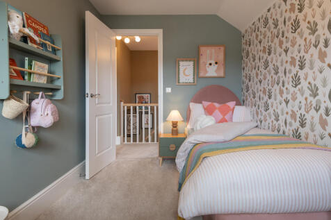 73870 - The Kensington Mid Bedroom 2