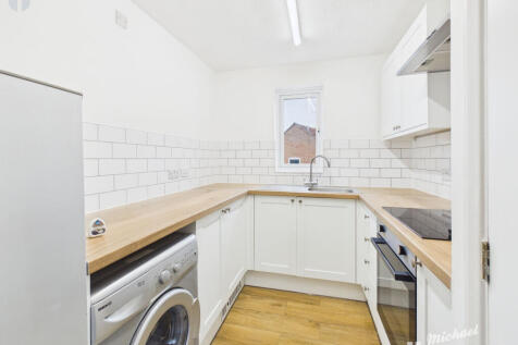 bbf08b3a79a64af3b11491a8def96384_80_CAM03852G0-PR0