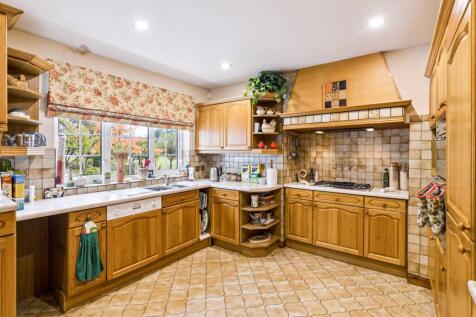 4 bed, 4 bath Detached in Glasgow - Photo 19