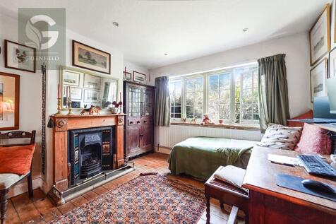 Meadowview Road, West Ewell, Epsom, Surrey, KT19 9TS