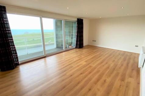 4 Whitewater Apartments Lounge