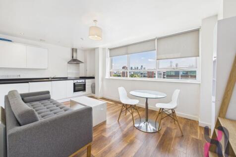 This spacious EIGHTH FLOOR one bed apartment has AMAZING VIEWS and comes fully furnished. CAR PARKING INCLUDED!