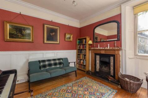 Undercliffe 1 Sitting Room-2.jpg