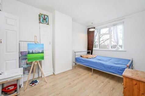 INCLUSIVE OF COUNCIL TAX ONLY - Furnished Double room in a friendly house share available from the 28th March 2024 onwards. Students or working professionals welcome, maximum of 1 occupant.