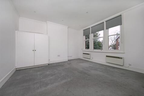 LONG LET. This large studio flat is presented in impeccable condition throughout and benefits from a great location close to local transport.