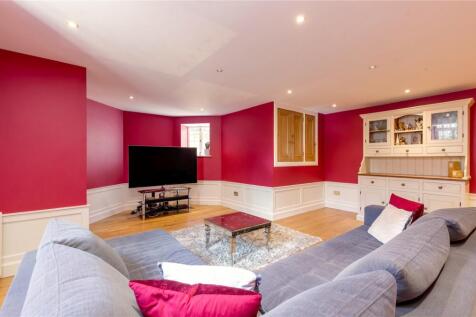 6 bed, 3 bath Detached in Edinburgh - Photo 7
