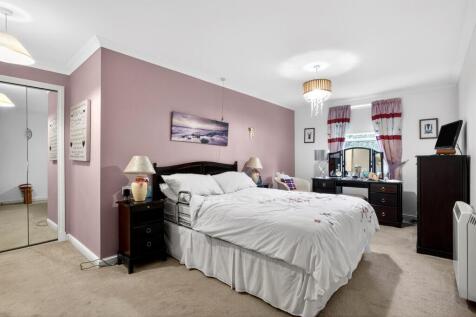 2 bed, 2 bath Retirement Property in Glasgow - Photo 13