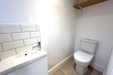 downstairs WC.jpg