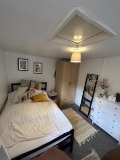 waterloo-road-kt19-8ax-1040032