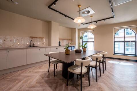 Clarence House 3rd Floor 08.jpg