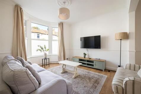 Monega Road, E7