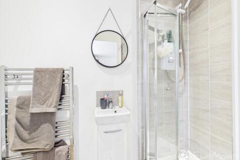 CAM03624G0-PR0147-STILL024