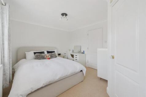 ST THERESA CLOSE (11).jpg