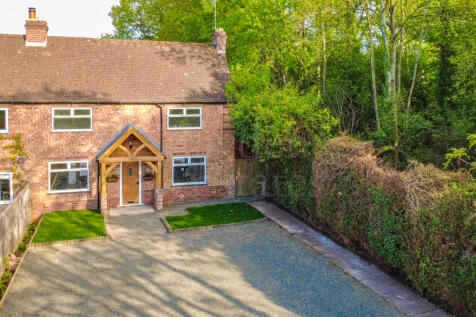 Stunning Refitted Village Home with 100ft Garden