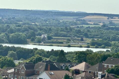 Zoom view towards Colwick Lake