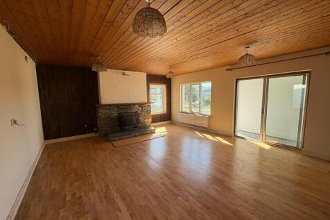 Living Room.JPEG