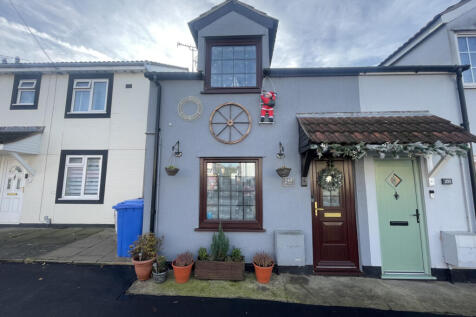 Two bedroom cottage with garden.