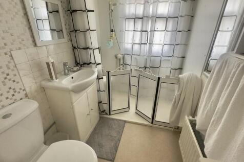 5934C58F-67CA-4E7...