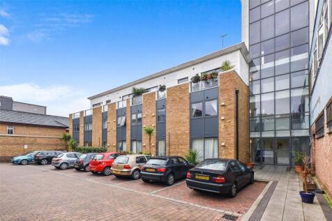 Available from September 19th is this unfurnished 2 bedroom / 2 bathroom apartment situated in a private gated development close to the transport links of Bow Road & Mile End tube stations. This light