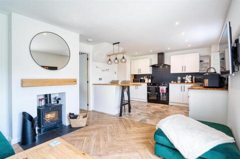 Kitchen Lounge.jpeg