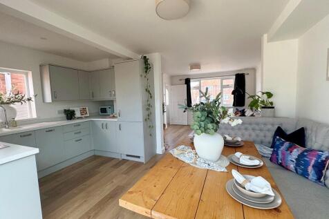 kitchen/Dining Ar...