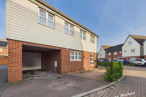 CAM03852G0-PR0565-STILL018