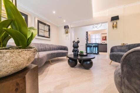 Award-winning Media team on EVERY Listing_10