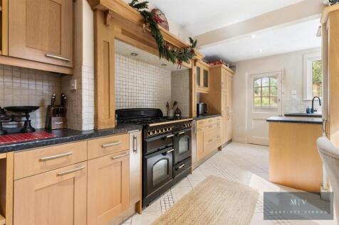 Selsdon Road 423 MV-15.jpg
